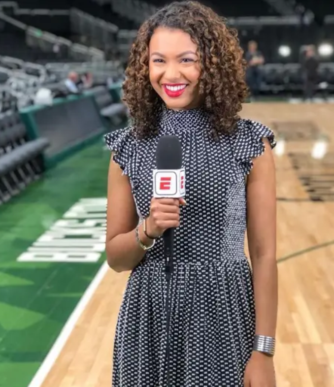 Malika Andrews NBA reporter photo